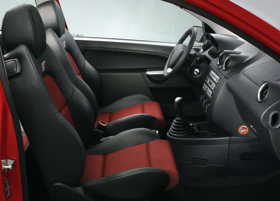  Ford Fiesta ST 2005 года  (фото 10 из 57)